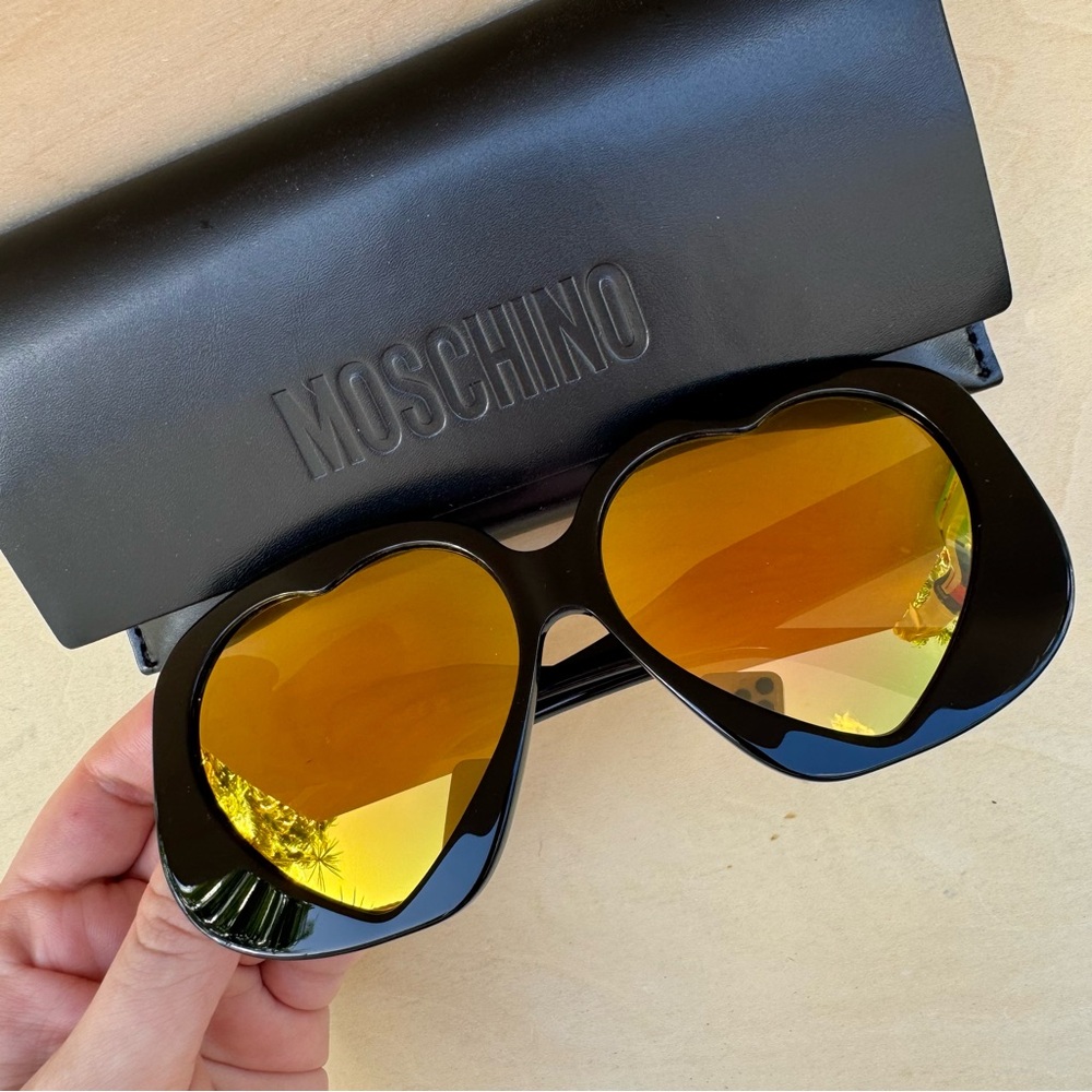 NEW Authentic Moschino Heart Sunglasses Black Reflective